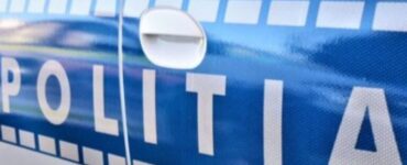 Un bărbat de 32 de ani din Târgoviște a fost găsit cu gâtul tăiat în garsoniera lui