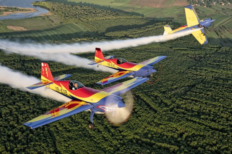 acorbatii avioane