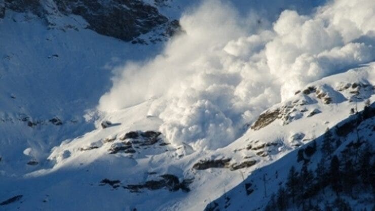 Tragedie la Bâlea Lac. Un salvamontist a murit în urma unei avalanșe de mari dimensiuni