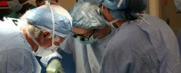 A fost realizat primul transplant hepatic la un copil, în România. Ce afecțiuni medicale are micul pacient