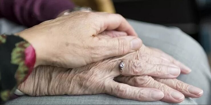 Semnul care îți apare în somn și care poate indica demența chiar și cu 10 ani înainte de diagnostic