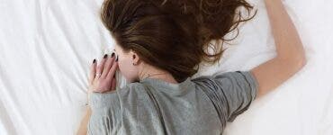 Cele două poziții ideale pentru un somn sănătos! Descoperă secretele odihnei de calitate