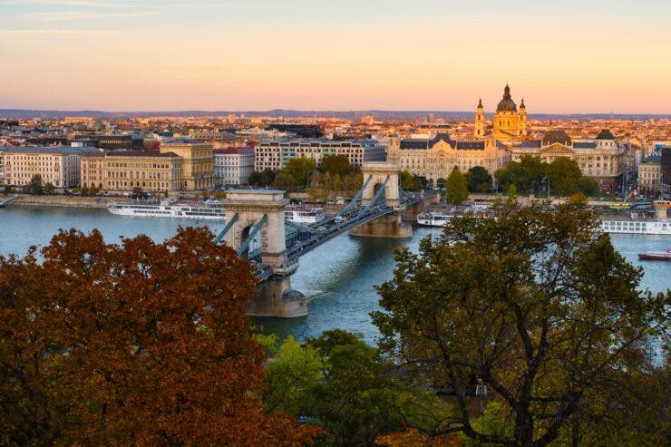 12 Cele mai Frumoase Orașe și Locuri de Vizitat din Ungaria