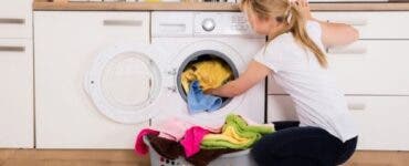 De ce rufele tale nu se spală cum trebuie în mașina de spălat. Faci greșeala asta atât de banală