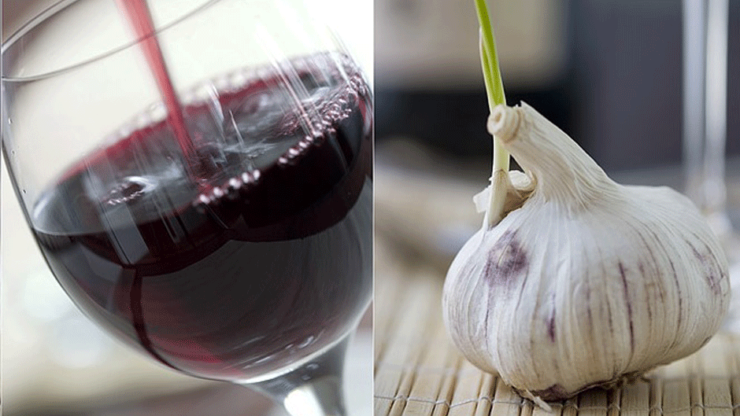 Cel mai puternic elixir. Tratează peste 100 de afecțiuni și ai nevoie de două ingrediente ca să-l prepari 25 vin rosu