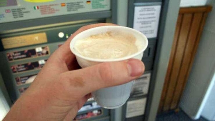 Ce conține, de fapt, cafeaua de la automat. Nu vei mai consuma niciodată această băutură!