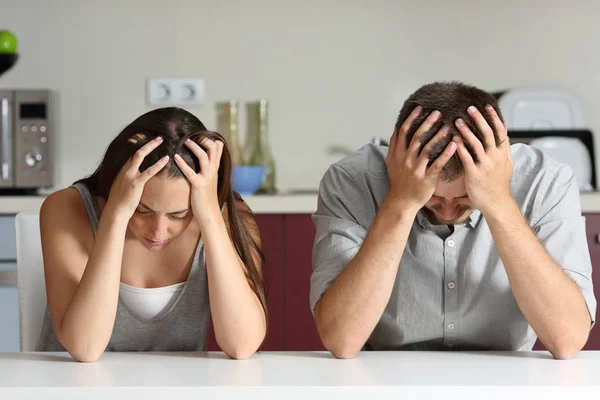 Semnele care îți dau de înțeles că relația este sortită eșecului încă de la început. Mulți le ignoră 25 cuplu suparat