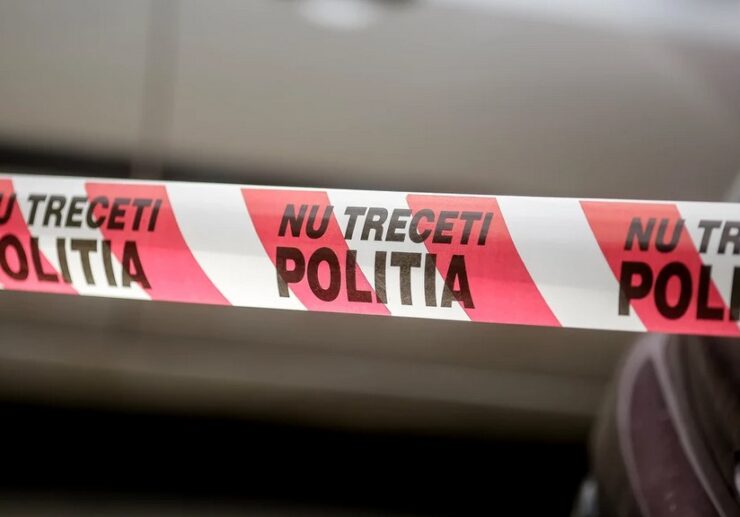 Fiul unui cunoscut antrenor de tenis, găsit mort în camera de cămin, în București. Avea 20 de ani. La un moment dat, fusese dat afară din alt cămin. Ipoteza șoc a decesului 25 Fiul unui cunoscut antrenor de tenis, găsit mort în camera de cămin, în București. Avea 20 de ani. La un moment dat, fusese dat afară din alt cămin. Ipoteza șoc a decesului
