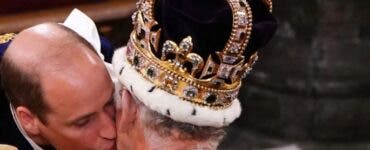 Cum a încălcat tradiția Regele Charles al III-lea la încoronare. Ce i-a spus Prințului William la ureche