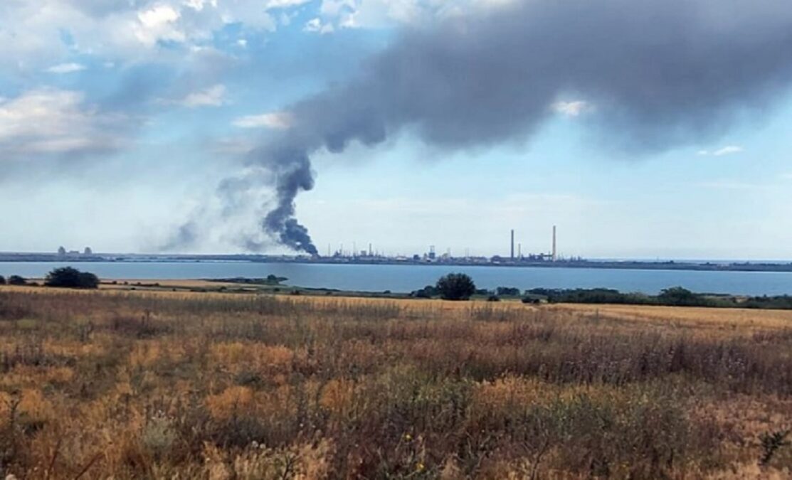 Explozie, urmată de un incendiu devastator la rafinăria Petromidia. A fost activat Planul roşu de intervenţie 26 explozie rafinaria petromidia