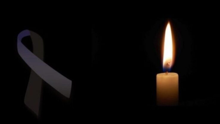 Doliu în lumea muzicii populare. La 56 de ani, un artist îndrăgit de toți românii a murit cu 15 minute înainte de urca pe scenă 25 lumanre doliu