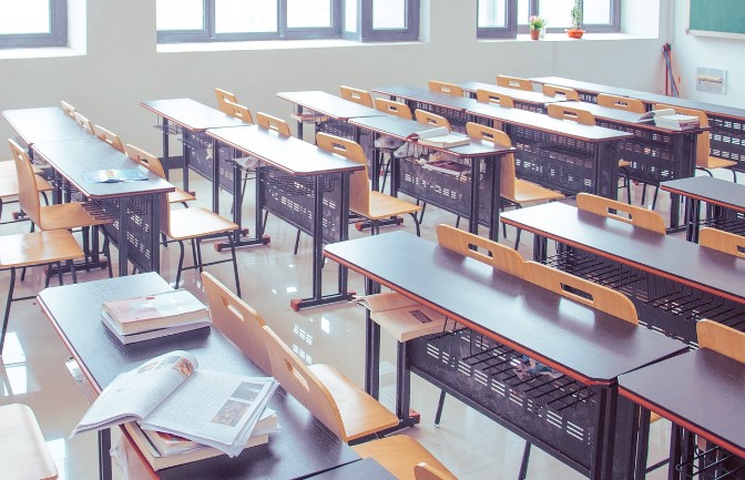 Câți bani primește acum un profesor care corectează lucrările la examenele de Bacalaureat și evaluarea națională, după greva generală de amploare încheiată