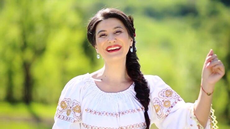Cine este cântăreața Anuța Motofelea și de ce va fi amendată. Interpreta de muzică populară a ajuns în atenția oamenilor legii 25 Anuța Motofelea