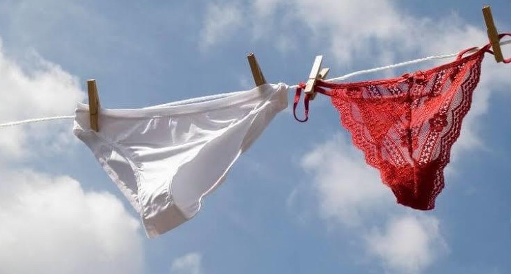 Ce este mişcarea „fără spălare”. Adepții ei poartă aceeași lenjerie intimă chiar și o săptămână 25 Ce este mişcarea „fără spălare”. Adepții ei poartă aceeași lenjerie intimă chiar și o săptămână