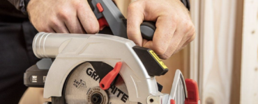 Metode de precauție în utilizarea unui fierastrau circular electric