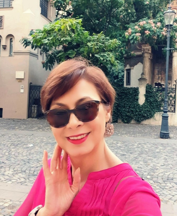 Vă mai amintiți de Adriana Antoni? Cum arată acum cântăreața care cucerea top după top cu melodiile de petrecere FOTO/VIDEO 26 Adriana Antoni cucerea top după top cu melodiile de petrecere