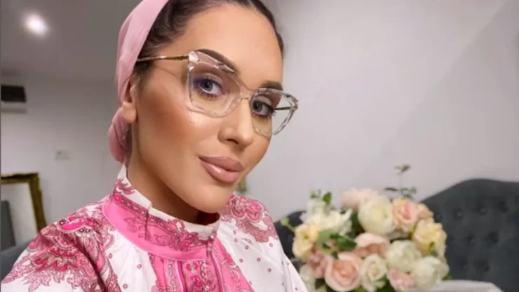 Ce tarif are Dana Roba, make-up artista care a fost mutilată de soț. Iată câți bani face fosta amantă a lui Guță: ”Totul este legal” 25 cati bani face dana roba