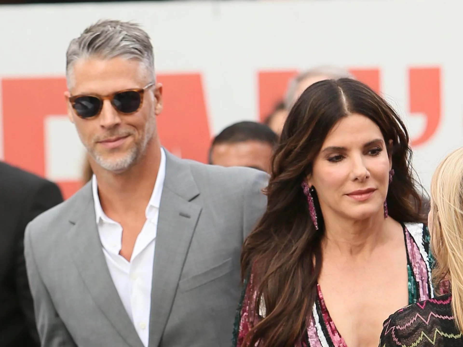 Sandra Bullock este în doliu. Partenerul de viață al actriței, Bryan Randall, a murit la 57 de ani 26 a murit bryan randall