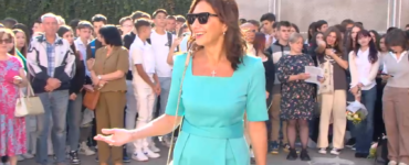 poveste tinuta Carmen Iohannis