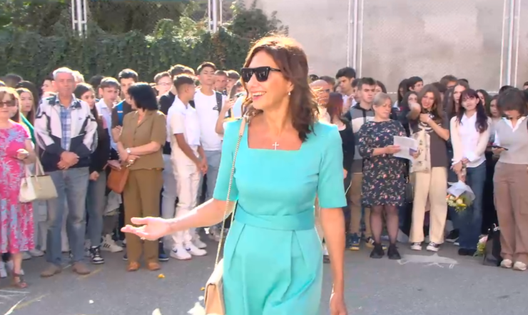 poveste tinuta Carmen Iohannis