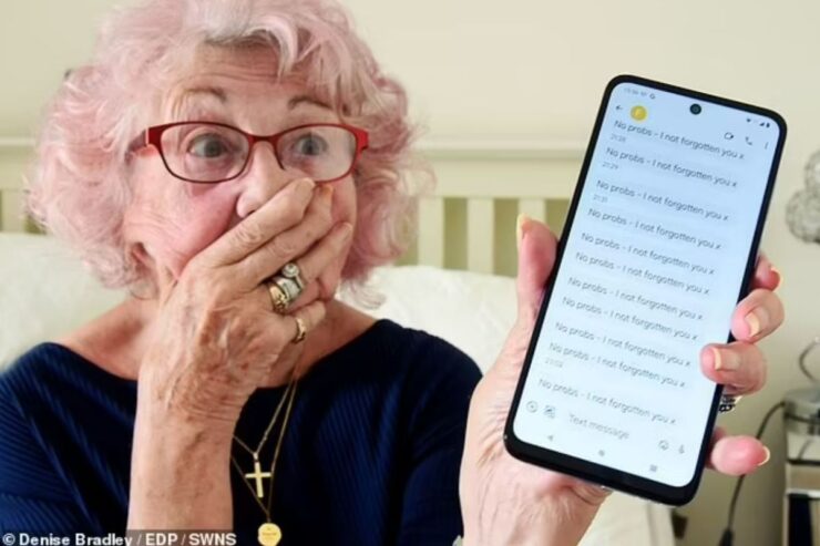 Ce a pățit o pensionară din cauza unui telefon bântuit. Mesajele pe care le-a primit le-au dat multora fiori 25 Ce a pățit o pensionară din cauza unui telefon bântuit. Mesajele pe care le-a primit le-au dat multora fiori