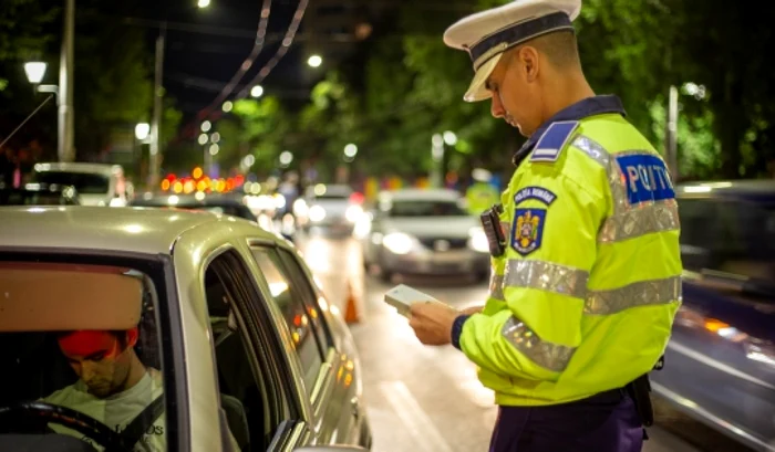 Ce a spus în apărarea lui bărbatul prins sub inflența substanțelor interzise când l-a oprit poliția la un control de rutină. În mașină se afla soția însărcinată și copilul lor 25 razii politie