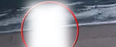 Momentul în care Laura, DJ Lalla, a fost găsită moartă pe plaja din Mamaia. Totul a fost filmat de o cameră de supraveghere VIDEO