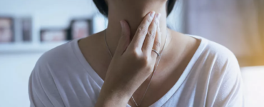 Metode care nu dau greș pentru a scăpa de răgușeală și de infecția în gât