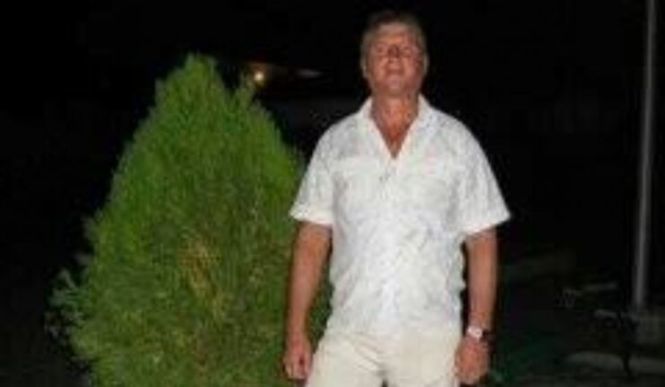 El este polițistul care a ajuns în comă din cauza unui băiat de 20 de ani. Doctorii îi dau puține șanse la viață 25 barbat agresiv pitesti
