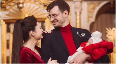 El este Alex Maxim, finalistul lui Smiley de la Vocea României 2023. Are o familie frumoasă, dar puțini știu cine este tatăl său 26 Alex Maxim Smiley Vocea Romaniei