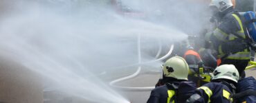 76 de persoane au murit într-un incendiu cumplit.