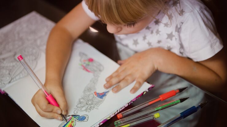 Jocuri și activități creative și educative de recunoaștere a culorilor de către copii 25
