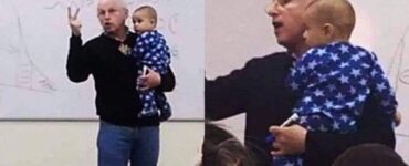 Profesorul Sydney Engelberg are grijă de copilul uneia dintre studente în timpul orelor de curs.