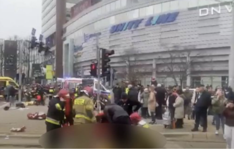Polonia, zguduită de un incident tragic: O mașină a intrat într-un grup de pietoni! Au fost răniți cel puțin 17 oameni