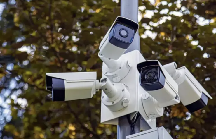 Ce oraș din România este monitorizat cu 1.500 de camere de supraveghere? Inteligența artificială monitorizează „comportamente suspecte”