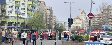 ULTIMĂ ORĂ. Accident grav în zona 13 Septembrie, București: O ambulanță s-a răsturnat! Intervenție de urgență FOTO