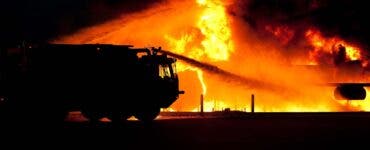 Explozie puternică într-un bloc din Săveni.