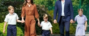 Kate Middleton alături de Prințul Harry și de familia ei.