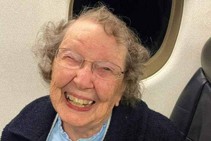 Patricia a fost confundată cu un bebeluș la aeroport.