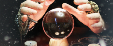 O femeie vrea să se facă vrăjitoare. Sursă foto: Shutterstock