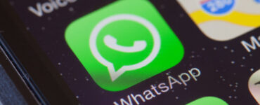A picat WhatsApp