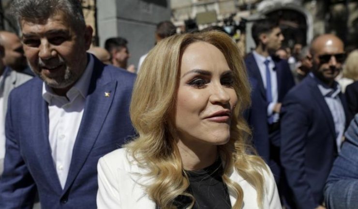 Gabriela Firea, mesaj adresat bărbaților pe tricoul purtat la depunerea candidaturii la PMB. Ce le-a transmis tuturor adversarilor ei VIDEO 25 gabriela firea