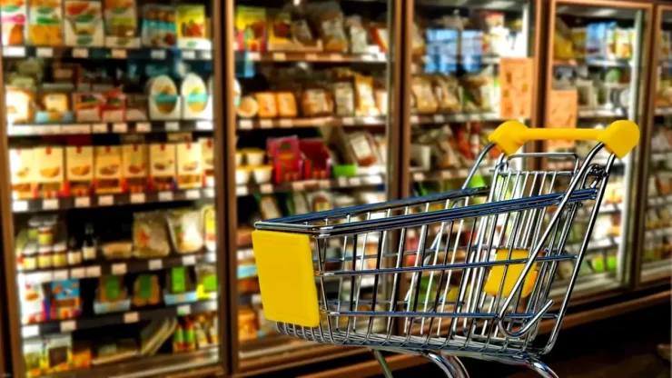 Magazinul din România care le dă clasă supermarketurilor. Are prețuri extrem de mici 25 Geolaila
