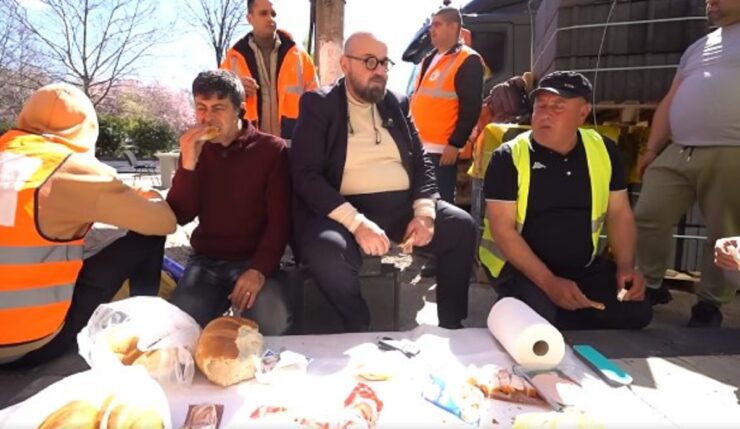 Piedone, pauză de masă pe șantier! Gest inedit față de muncitori: „Luați parizer, salam, cârnați, ce găsiți” 25 piedone