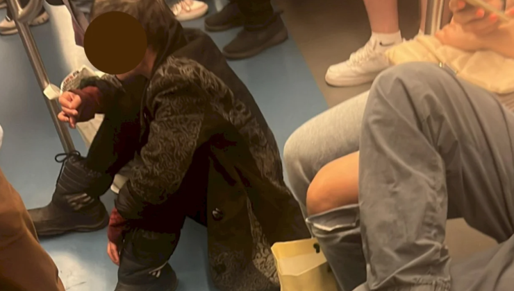 O femeie fără adăpost pe jos, în metrou. Sursă foto:Reddit r/București