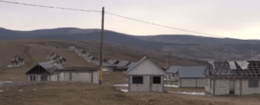 Satul unde casele se vând cu 250 de euro. Sursă foto: observatorph.ro