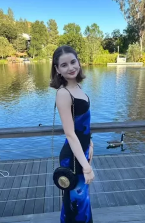 Cum s-a îmbrăcat Irina Columbeanu la balul de absolvire. Sursă foto: Social Media