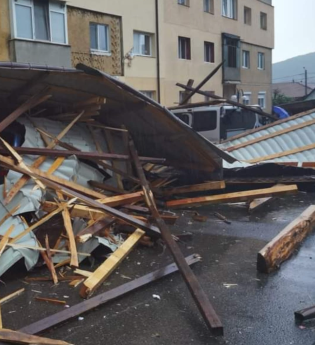 Ploile puternice au făcut prăpăd în unele zone ale țării. Sursă foto: Meteoplus