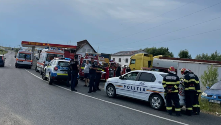 Microbuz școlar cu 11 copii implicat într-un accident pe DN1 în Sibiu. Sursă foto: ISU Sibiu