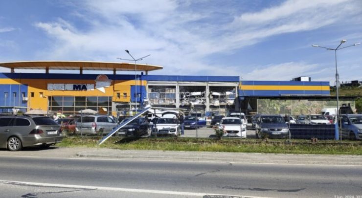 Sună alarmele la Botoșani. Explozie puternică la Dedeman. Două persoane sunt intubate 25 Explozie Botoșani. Foto: InfoBt